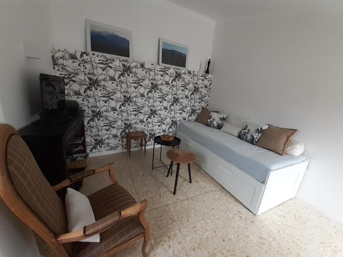 Agreable Maison De Village Avec Terrasse Vinca Экстерьер фото