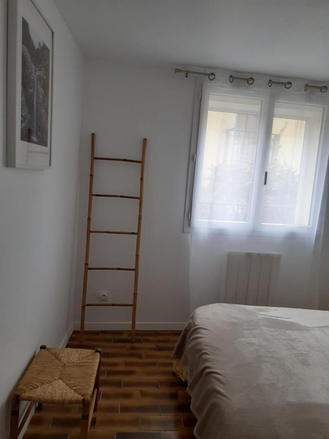 Agreable Maison De Village Avec Terrasse Vinca Экстерьер фото